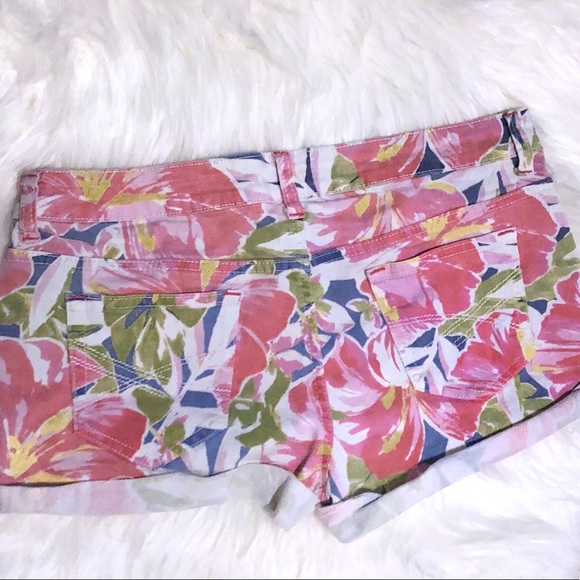 Floral Pattern Shorts - Picture 3 of 4